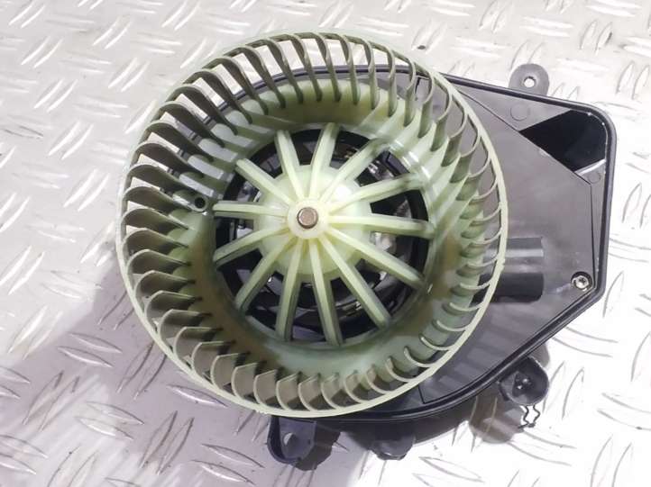Volkswagen PASSAT B5.5 (2001 - 2005)  740221233F Вентилятор печки