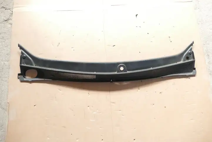 Dacia Sandero (2016 - )  668113105R Накладки стеклоочистителей (жабо)