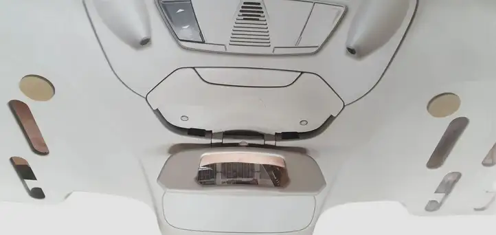 Ford Transit - Tourneo Connect (2009 - 2017) Прочие детали салона — фото 5