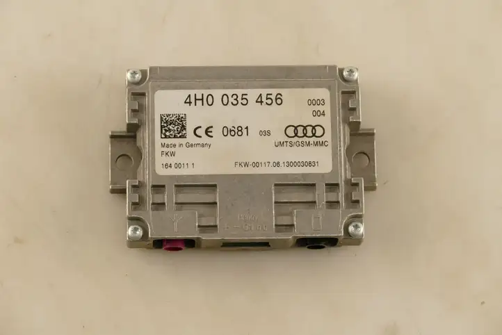 Audi A3/S3 8V (2012 - 2016) 4H0035456 Усилитель антенны — фото 1