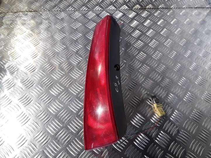 Citroen C5 (2001 - 2004)  2549 Задний фонарь в кузове