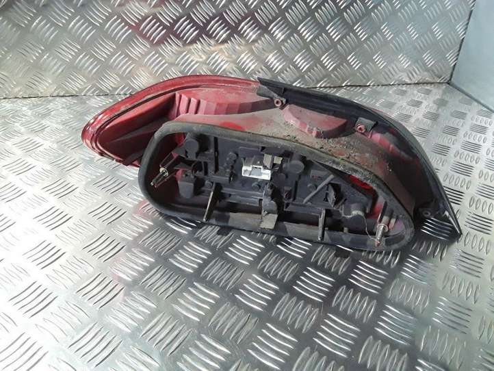 Peugeot 406 (1999 - 2006)  9630364777 Задний фонарь в кузове