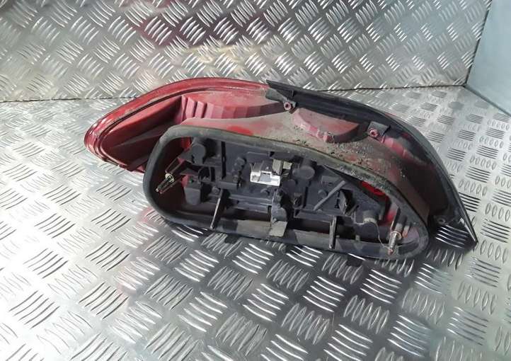 Peugeot 406 (1999 - 2006)  9630364777 Задний фонарь в кузове