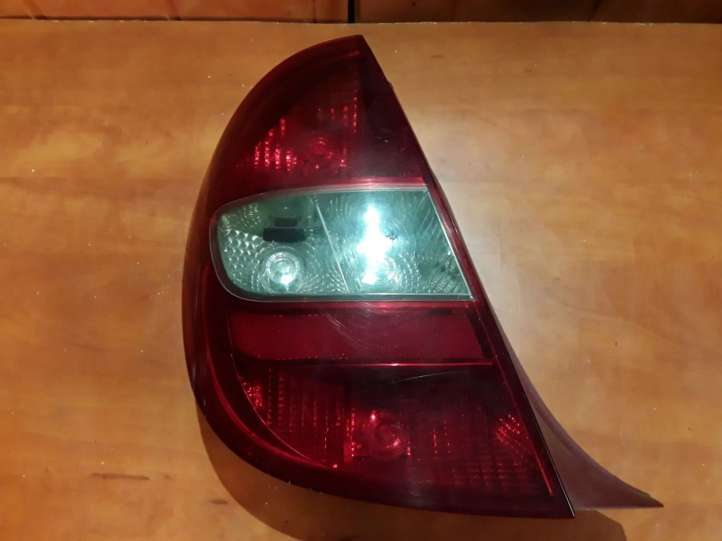 Citroen C5 (2001 - 2004)   Задний фонарь в кузове