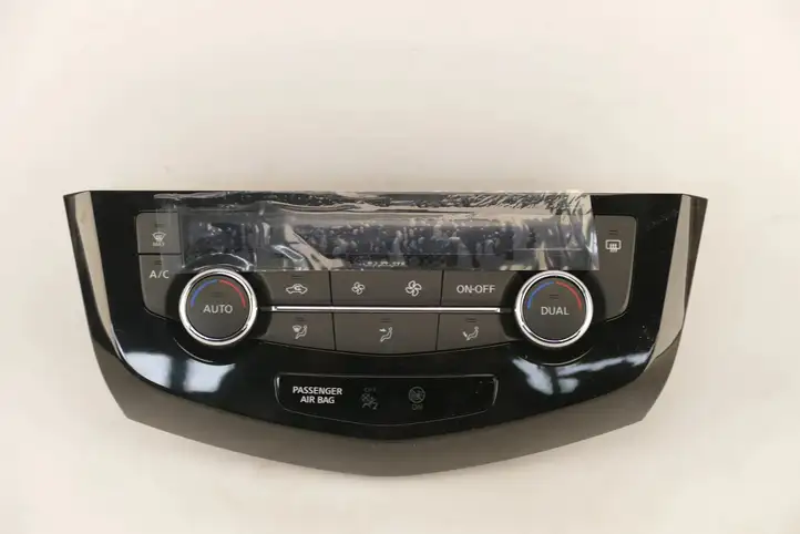 Nissan X-Trail T32 (2014 - 2021) 275004E0A Управление климат контролем — фото 2