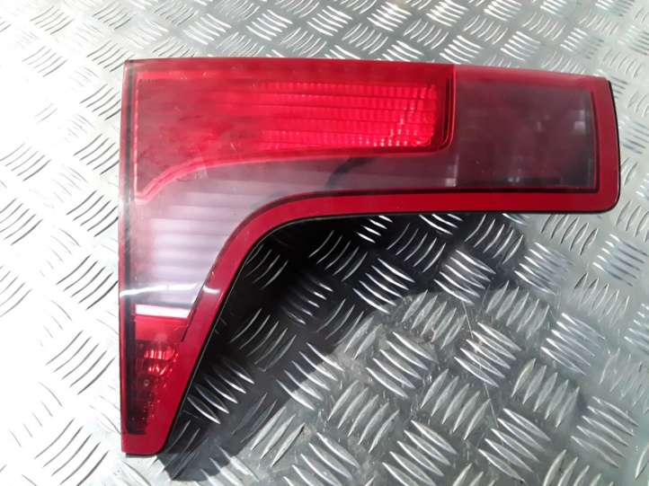 Citroen C5 (2004 - 2008)  89032711 Задний фонарь в кузове
