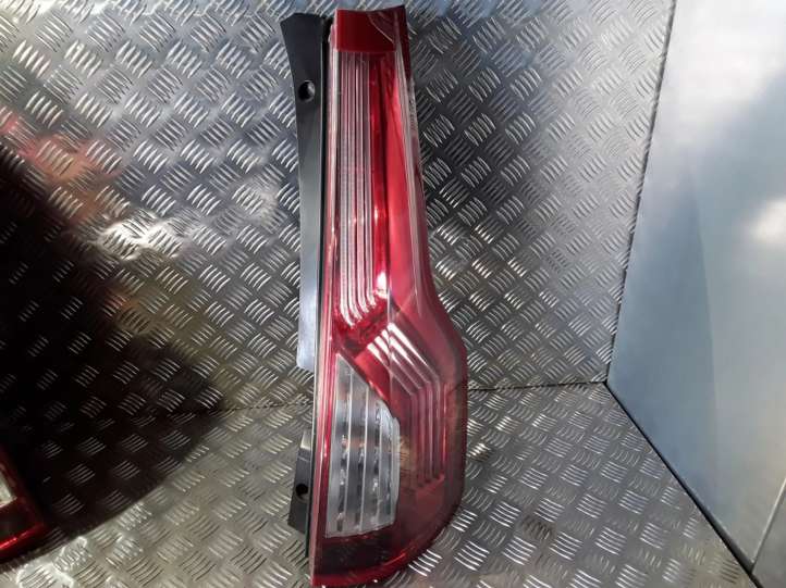 Citroen C4 Picasso (2006 - 2013)   Задний фонарь в кузове