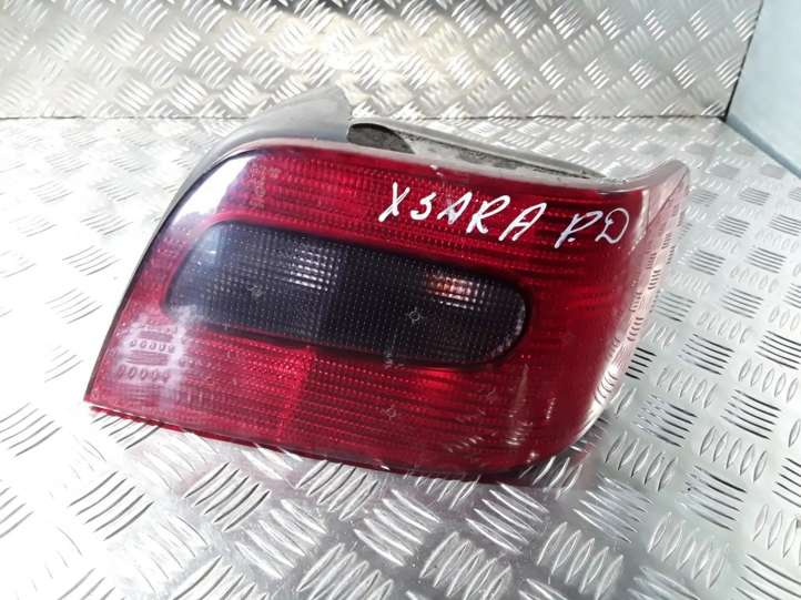 Citroen Xsara (1997 - 2006)  2534 Задний фонарь в кузове