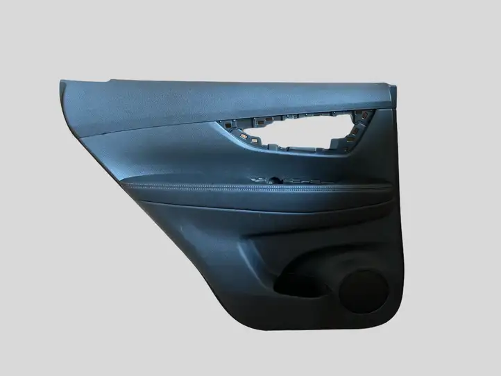 Nissan X-Trail T32 (2014 - 2021) 829774CE0A Обшивка задней двери — фото 1