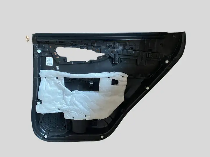 Nissan X-Trail T32 (2014 - 2021) 829774CE0A Обшивка задней двери — фото 2