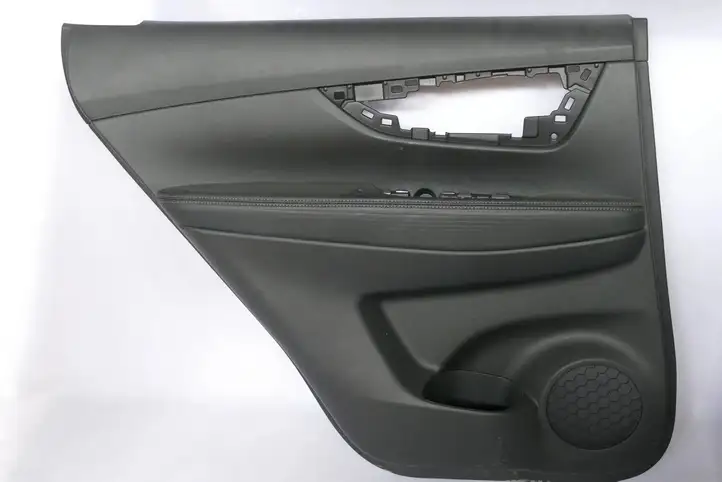 Nissan X-Trail T32 (2014 - 2021) 829774CCE0A Обшивка задней двери — фото 1