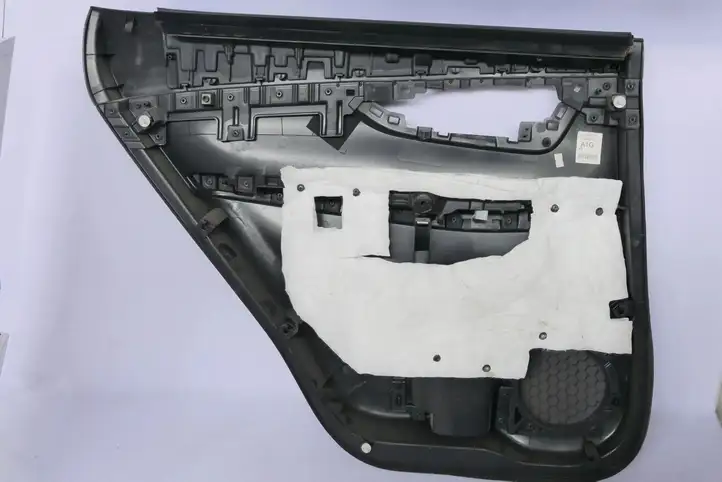 Nissan X-Trail T32 (2014 - 2021) 829764CE0A Обшивка задней двери — фото 2