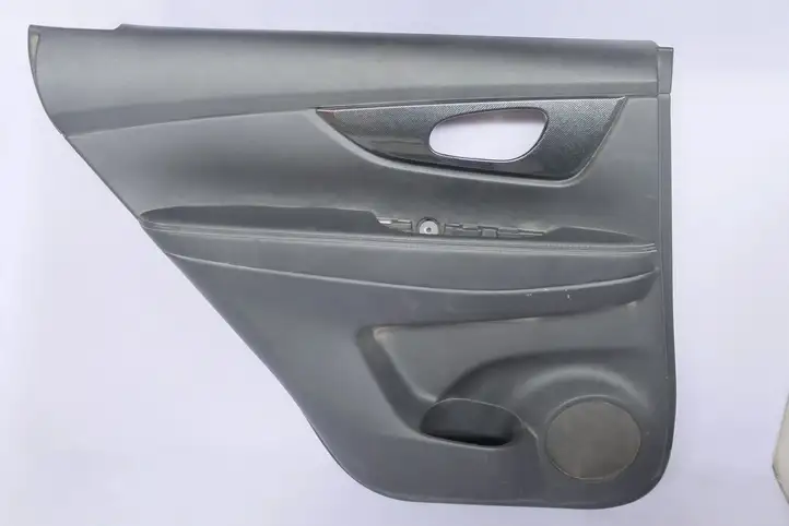 Nissan X-Trail T32 (2014 - 2021) 829774CE0A Обшивка задней двери — фото 1