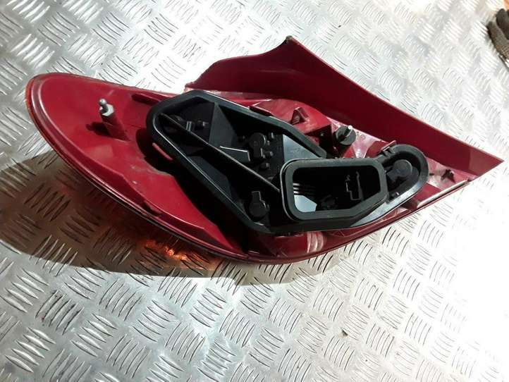Peugeot 207 (2006 - 2009)  9649986580 Задний фонарь в кузове
