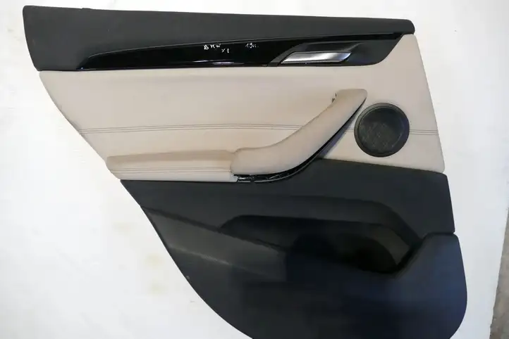 BMW X1 F48 F49 (2015 - 2022) 5846X7A04 Обшивка задней двери — фото 2