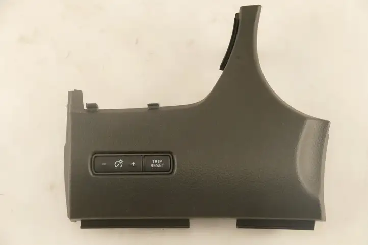 Nissan X-Trail T32 (2014 - 2021) 684104CC0A Декоративная планка — фото 1