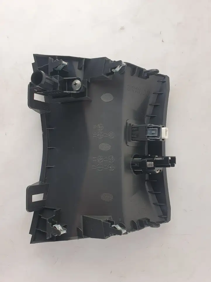 Nissan X-Trail T32 (2014 - 2021) 681044CC0A4CE0A Декоративная планка — фото 4