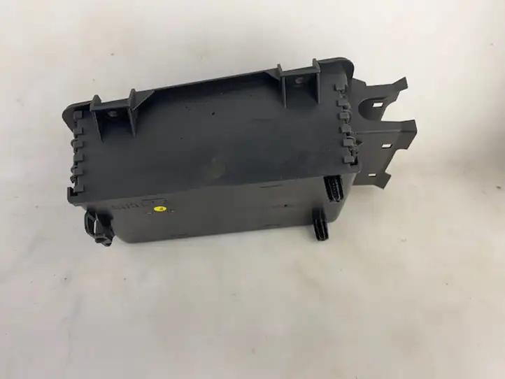 Audi A3/S3 8V (2012 - 2016) 8V0863300B Вещевой ящик — фото 1