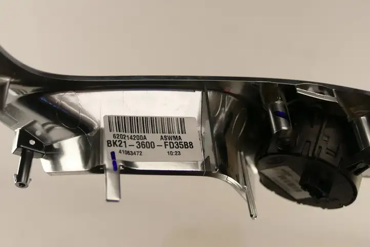 Ford Edge II (2015 - ) BK213600FD35B8 Кнопка фаркопа в багажнике — фото 6