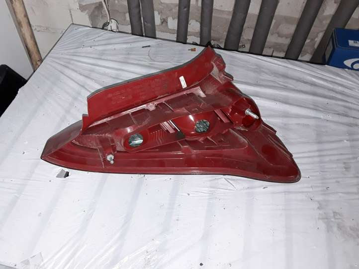 Citroen C4 (2004 - 2008)  9646801677 Задний фонарь в кузове