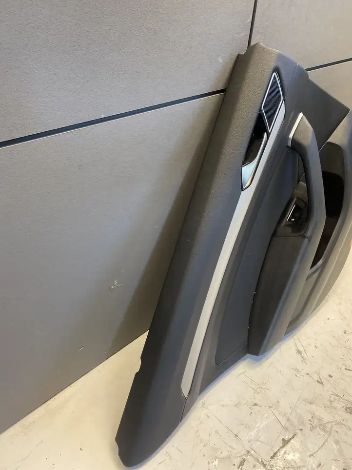 Volkswagen PASSAT B7 (2011 - 2014) 3G9867211 Обшивка задней двери — фото 2
