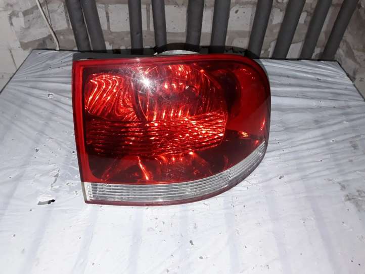 Volkswagen Touareg I (2002 - 2010)  7L6945096K Задний фонарь в кузове