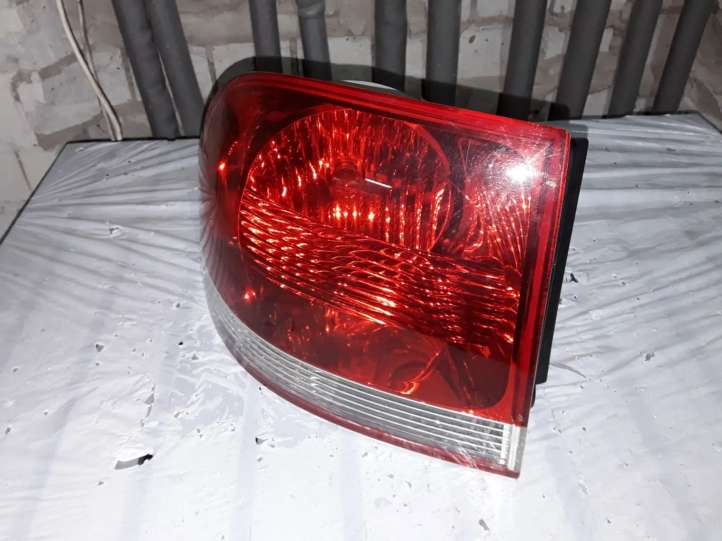 Volkswagen Touareg I (2002 - 2010)  7L6945095K Задний фонарь в кузове