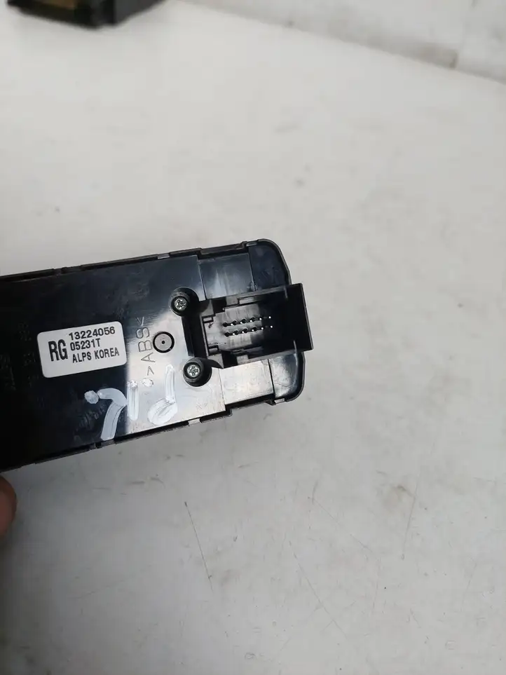 Opel Vectra C (2005 - 2009) 13224056 Кнопка стеклоподъемников — фото 3