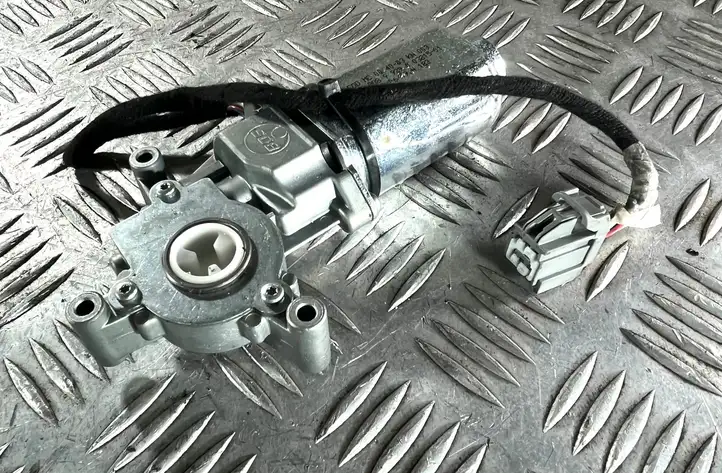Volvo V40 (2016 - 2019)  992900381501 Двигатель привода люка-крыши