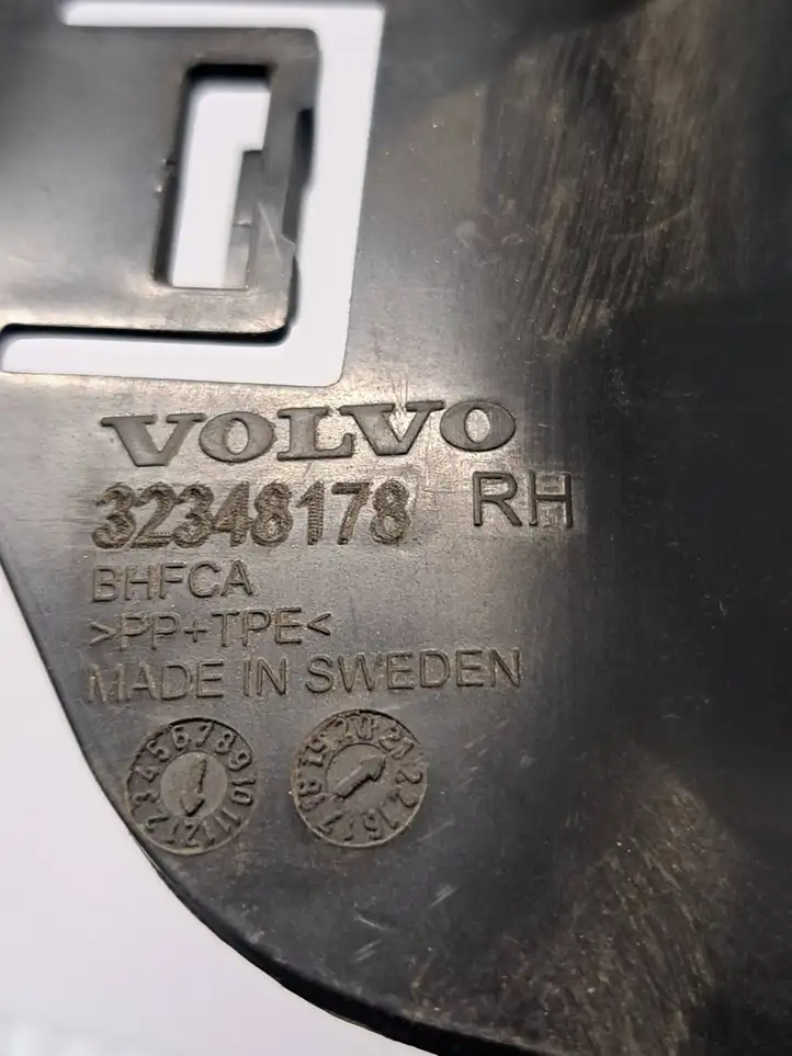 Volvo XC40 (2017 - ) 32348178 Задний ремень безопасности — фото 3