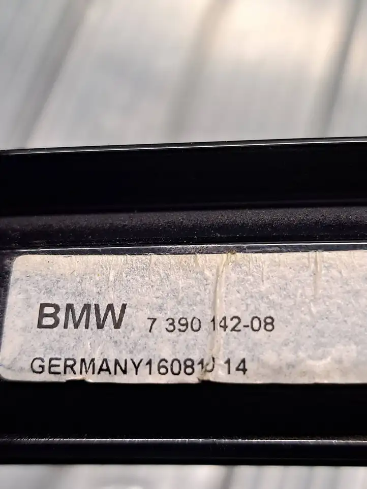 BMW 5 G30 G31 (2016 - ) 7390142 Рамка дверного стекла задней двери — фото 3
