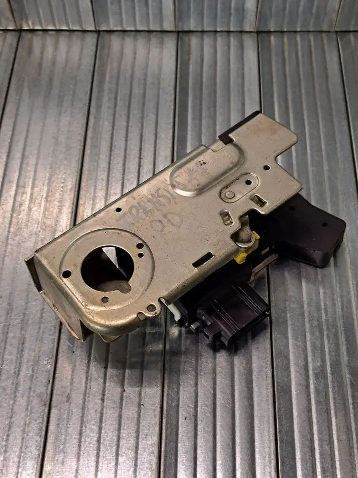 Ford Transit (2006 - 2013) YC1AV21312CT Замок передней двери — фото 3