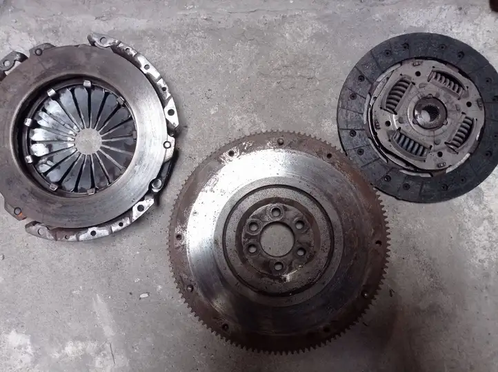 Volkswagen Golf V (2003 - 2009)   Комплект сцепления