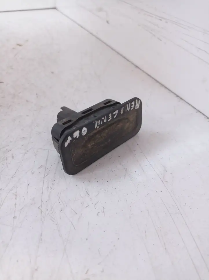 Renault Scenic II - Grand scenic II (2003 - 2006) 8200076258 Кнопка закрытия крышки багажника — фото 1