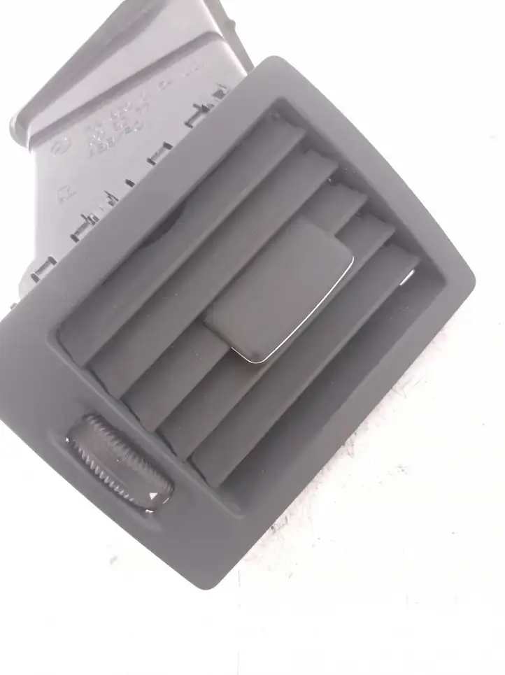 Mercedes-Benz A W169 (2004 - 2012)  1698300154 Боковая воздушный дефлектор