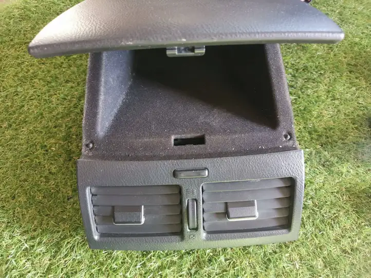 Toyota Avensis Verso (2004 - 2009)  5540044230 Ящик для вещей