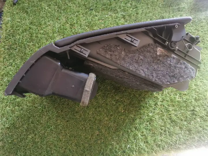 Toyota Avensis Verso (2004 - 2009)  5540044230 Ящик для вещей