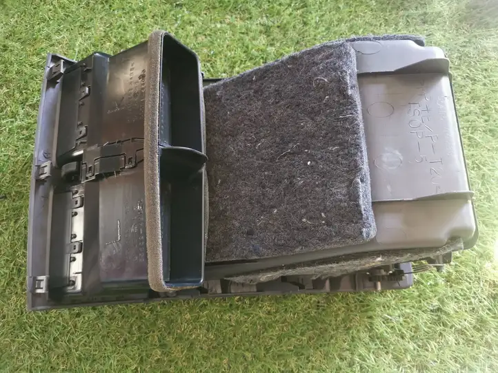 Toyota Avensis Verso (2004 - 2009)  5540044230 Ящик для вещей