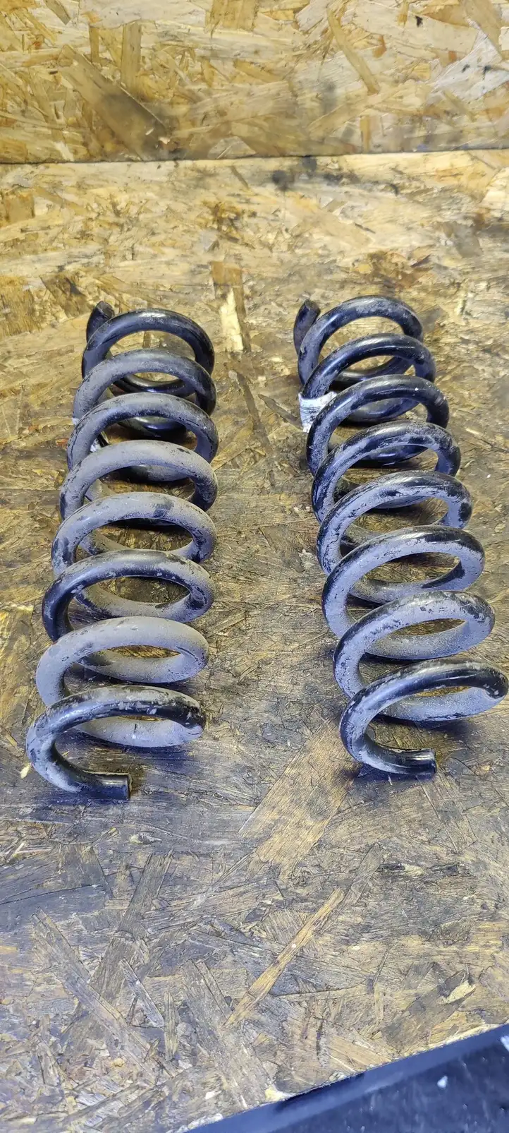 BMW 3 F30 F35 F31 (2012 - 2018)   Пружина