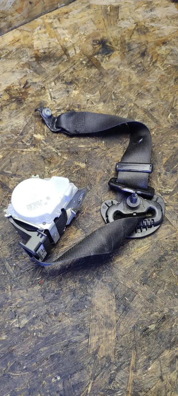 BMW 3 F30 F35 F31 (2012 - 2018)  34078319D Передний ремень безопасности