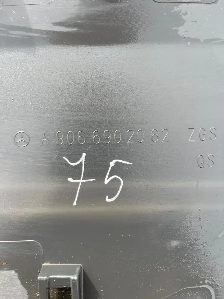 Mercedes-Benz Sprinter W906 (2006 - 2018) A9066902062 Молдинги раздвижных дверей — фото 3