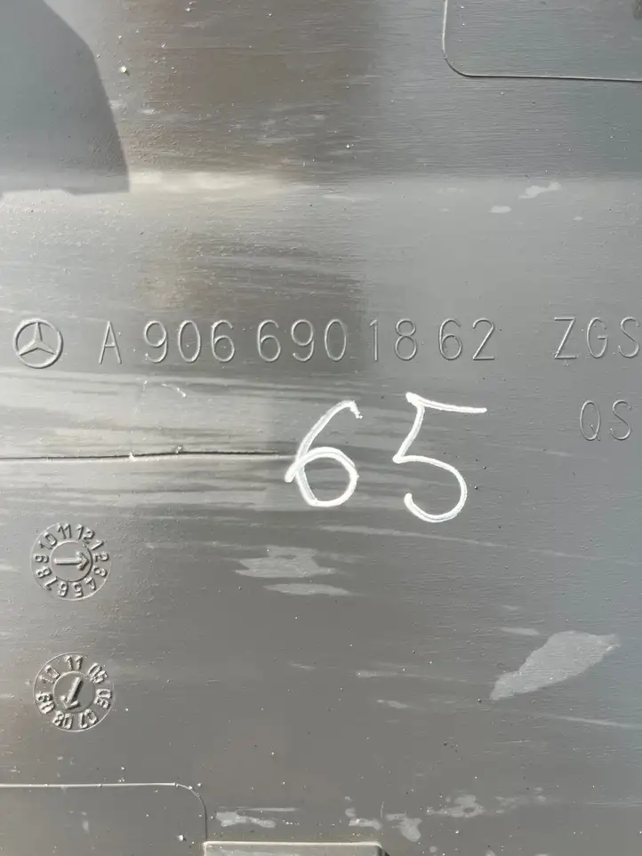 Mercedes-Benz Sprinter W906 (2006 - 2018) A9066901862 Молдинги задней двери — фото 3