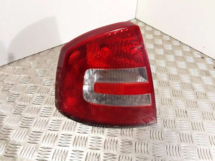 Skoda Octavia Mk2 (1Z) (2004 - 2013)  ZSB1Z5945095A Задний фонарь в кузове