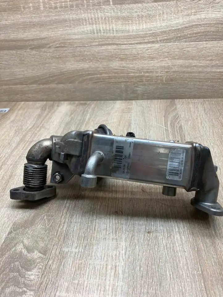 BMW 3 E90 E91 (2005 - 2012)  730065304 Охладитель EGR