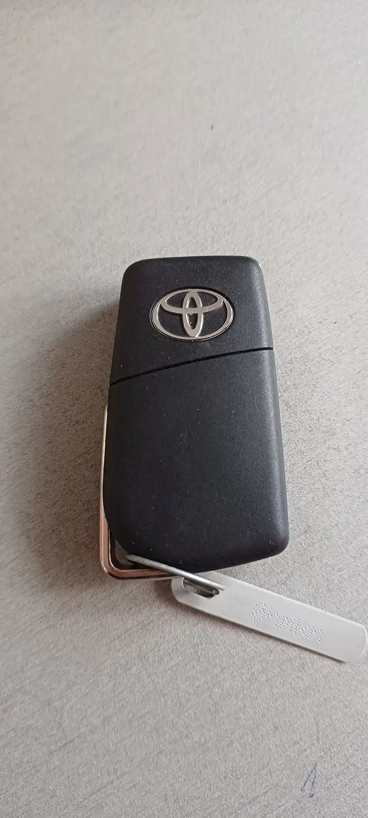 Toyota Verso (2012 - 2015) Ключ зажигания — фото 2