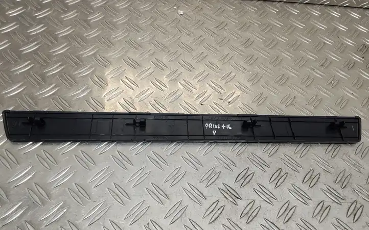 Toyota Prius+ (ZVW40) (2011 - 2018) 6791147050 Внутренняя отделка переднего порога — фото 2