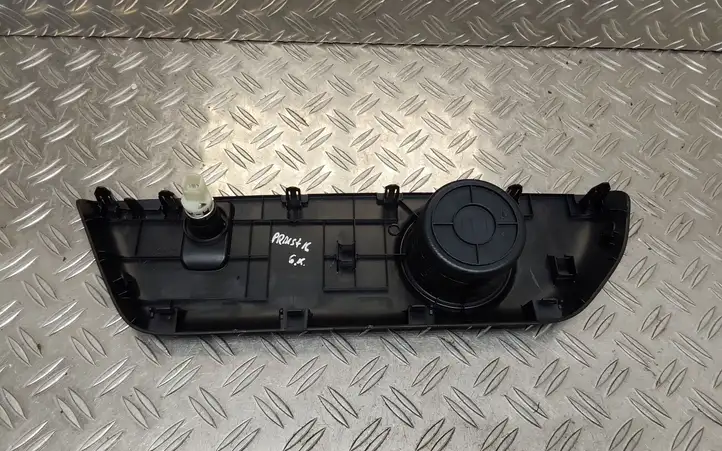 Toyota Prius+ (ZVW40) (2011 - 2018) 6699147010 Прочая отделка багажника — фото 2