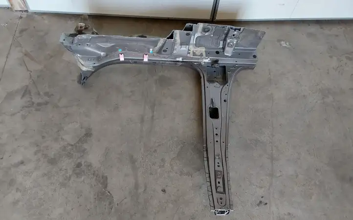 Toyota Prius+ (ZVW40) (2011 - 2018) Средняя стойка кузова (B) — фото 2