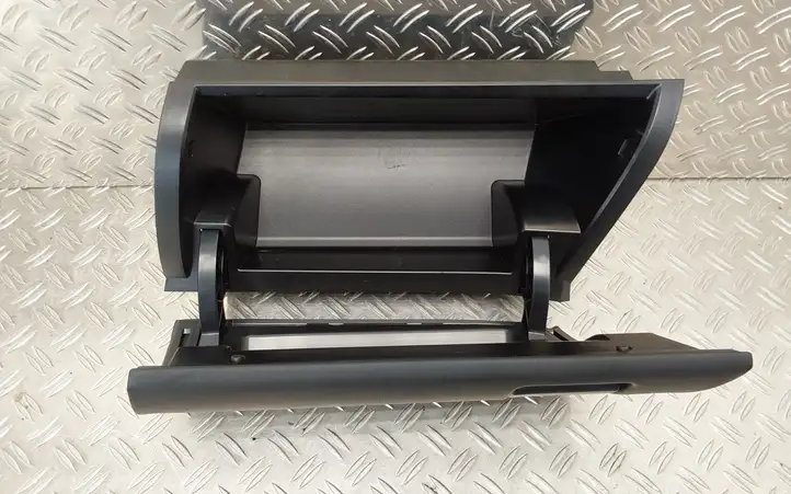 Toyota Prius+ (ZVW40) (2011 - 2018) 5544047020 Вещевой ящик — фото 2