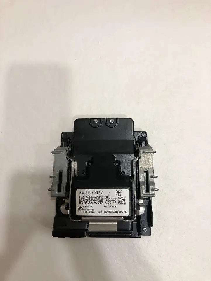 Audi A4 S4 B9 (2015 - 2019) 8W0907217A Камера в лобовом стекле — фото 2